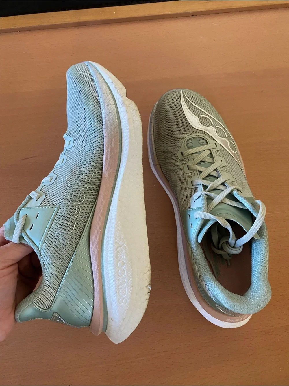 Saucony Endorphin Azura